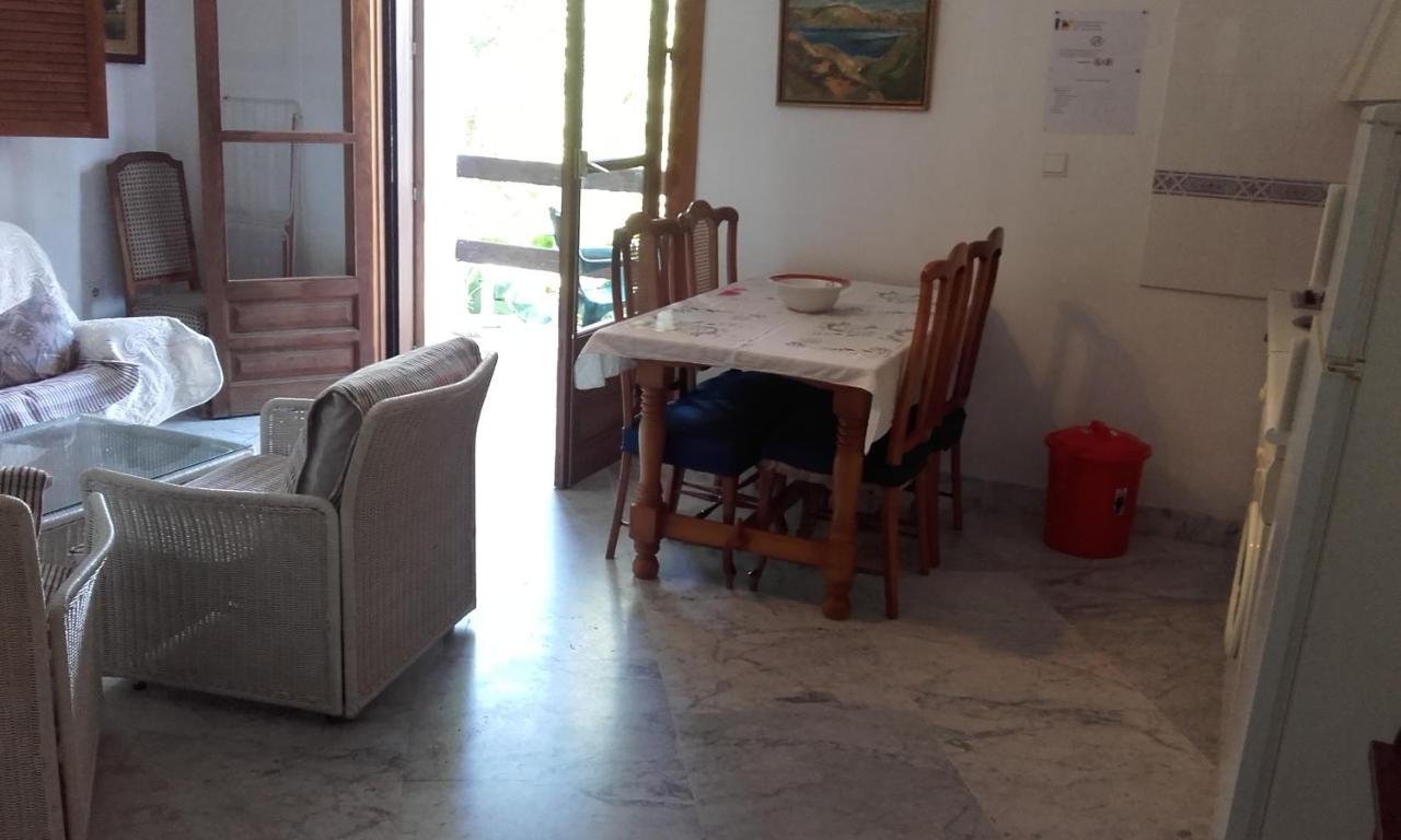 Casa-B- Pequeno Conjunto Adosados Apartment La Caleta-Guardia Luaran gambar